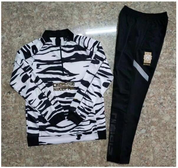 2020 South Korea White Black Training Suits Sweatshirt with Trousers